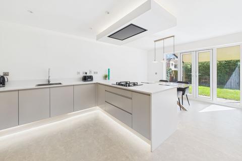 4 bedroom detached house for sale, De Buseli Close, Nottingham NG4