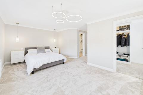 4 bedroom detached house for sale, De Buseli Close, Nottingham NG4