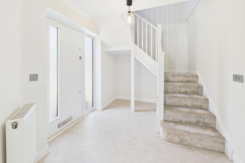 4 bedroom detached house for sale, De Buseli Close, Nottingham NG4