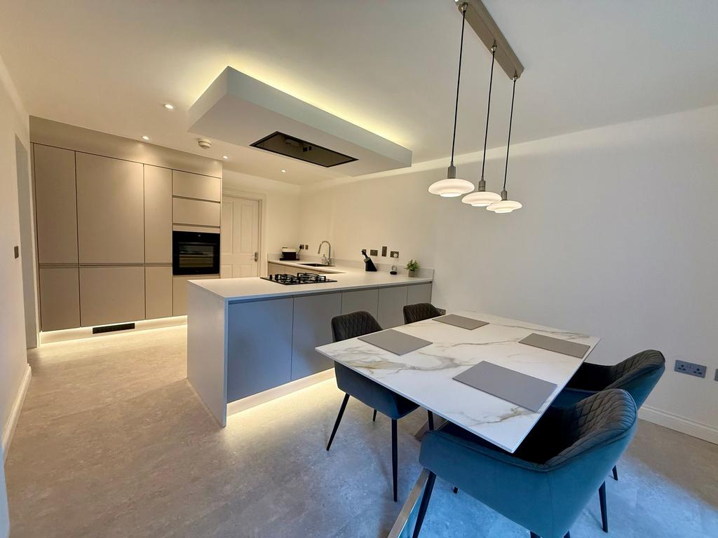 Dining kitchen