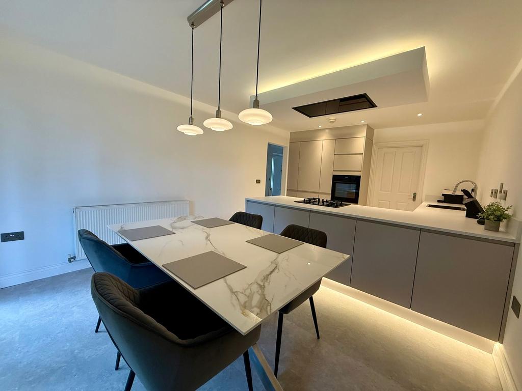 Dining kitchen