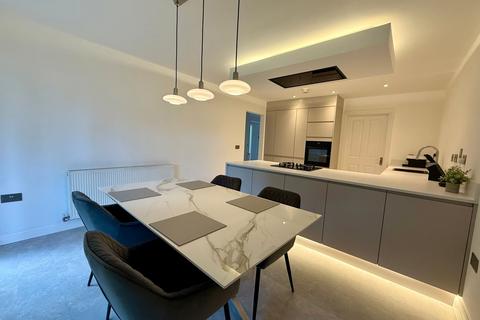 4 bedroom detached house for sale, De Buseli Close, Gedling, Nottingham