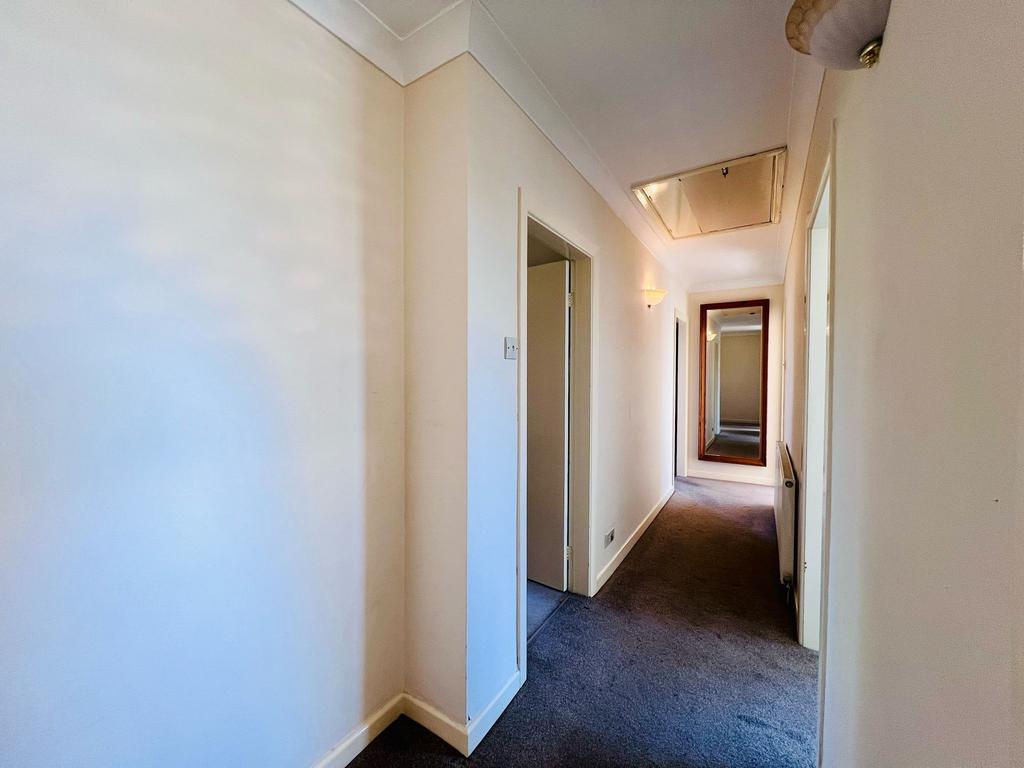 HALLWAY.jpeg