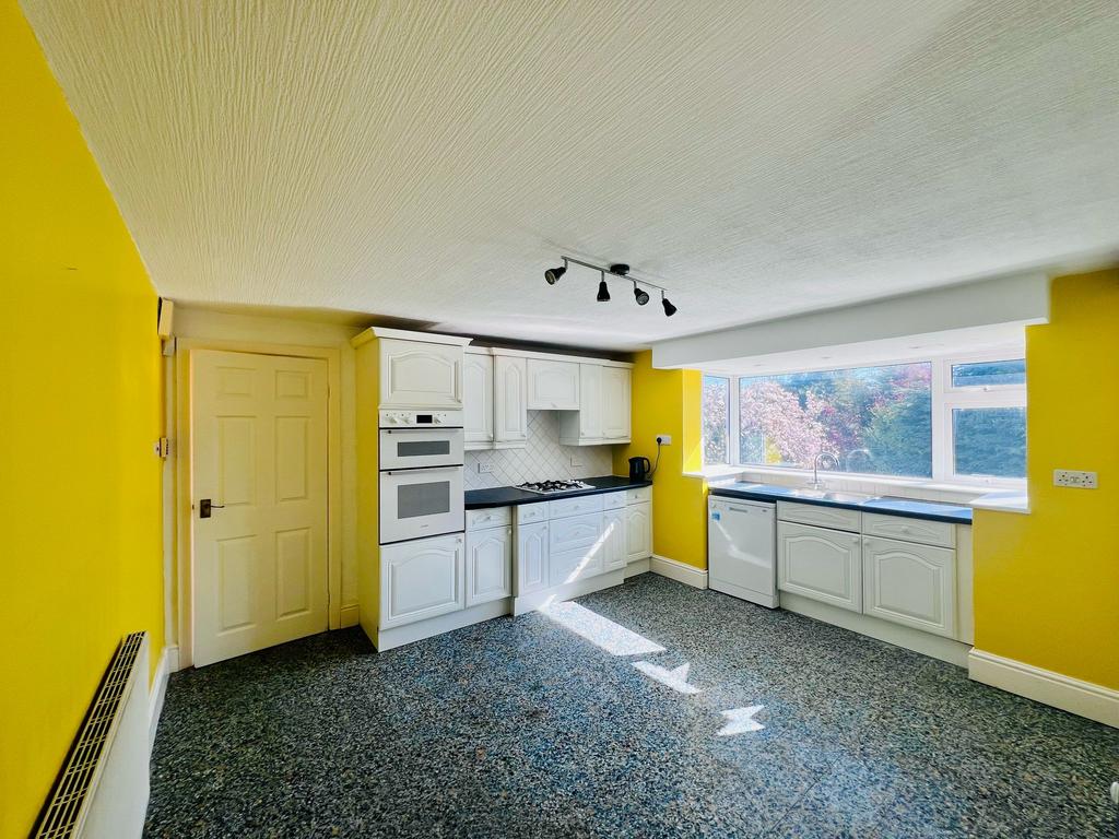 KITCHEN (3).jpeg