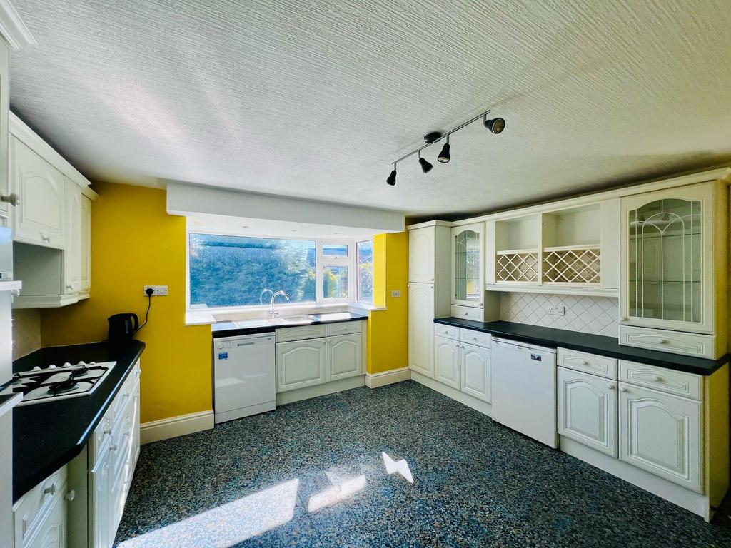 KITCHEN.jpeg