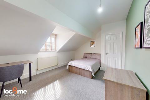 5 bedroom house share to rent, Mostyn Road