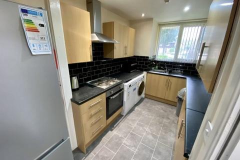 4 bedroom house share to rent, Minster Court
