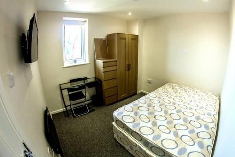 4 bedroom house share to rent, Minster Court
