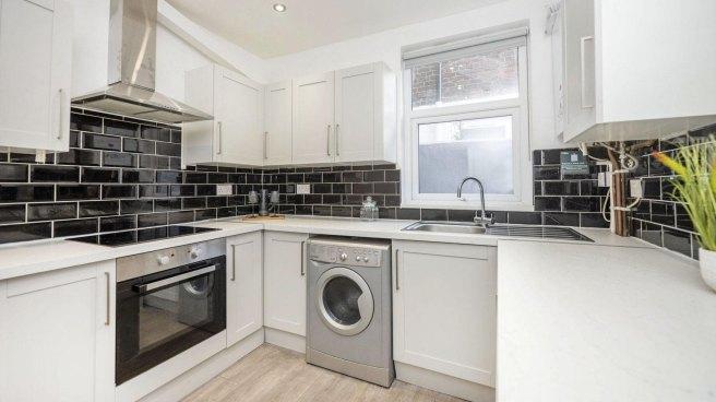 Connaught-road-l7-8rp-969790