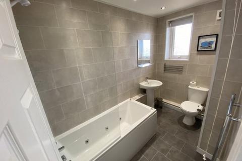 3 bedroom house share to rent, Minster Court