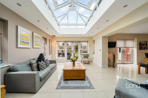 4 bedroom detached house for sale, Baddow Road, Chelmsford CM2