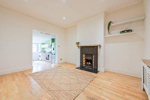 86 Brownlow Road, London, N11 2BS