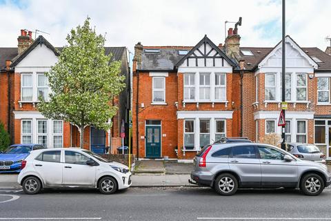 86 Brownlow Road, London, N11 2BS