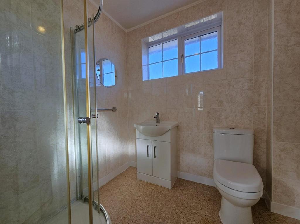 Shower room.jpg