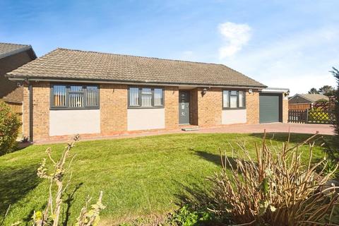 3 bedroom bungalow for sale - The Paddocks, Beckingham, Doncaster