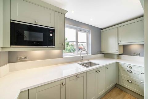 27 Catherine Drive, Richmond, TW9 2BX