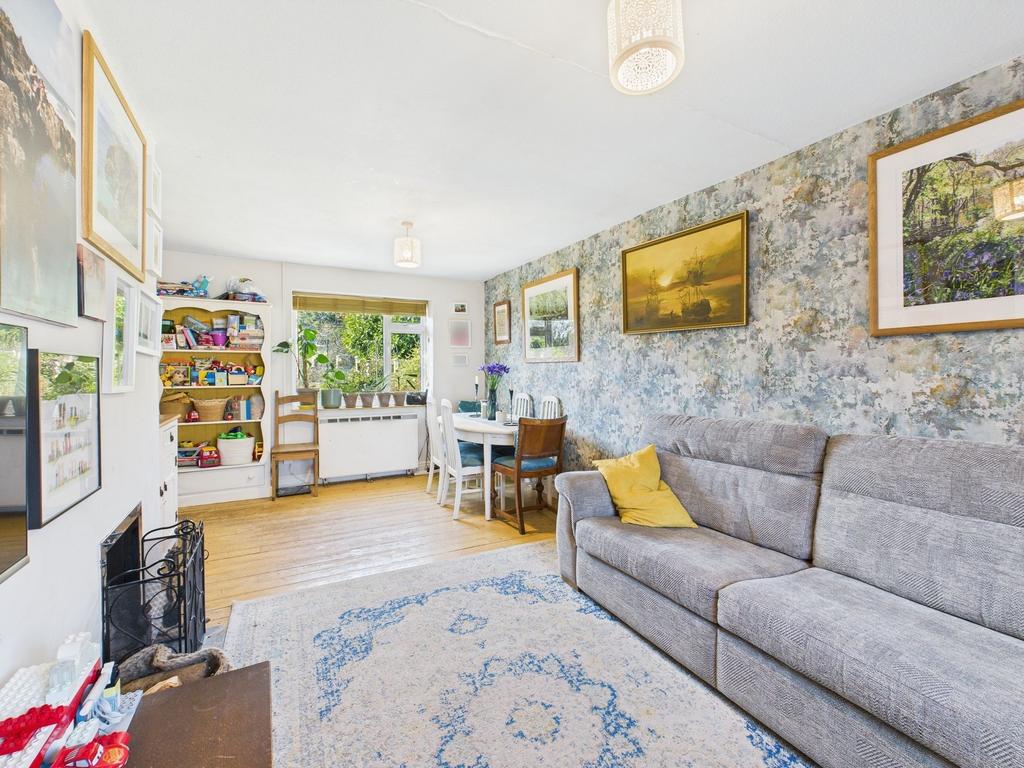 Sitting/Dining Room
