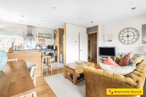 2 bedroom flat for sale, London Road, Enfield