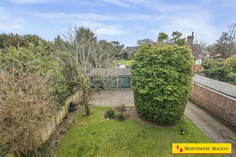 2 bedroom flat for sale, London Road, Enfield