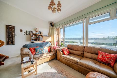 1 Leith Park Road, Gravesend, DA12 1LN