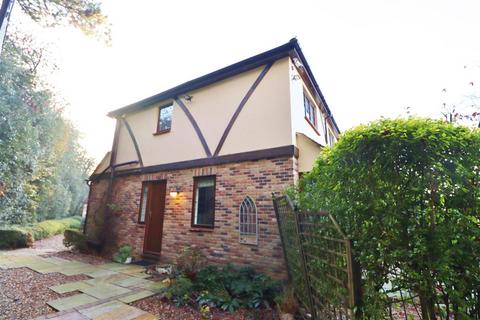 1 bedroom house to rent, Edgwarebury Lane, Elstree, Borehamwood