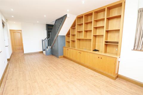 1 bedroom house to rent, Edgwarebury Lane, Elstree, Borehamwood