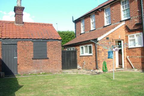 1 bedroom maisonette to rent, Ground Floor Maisonette, Webbs Cottages, Margaretting, Essex, CM4