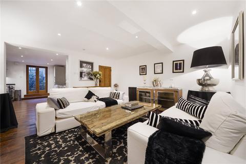undefined, St. Peter's Street, London, N1