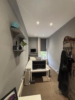 2 bedroom house to rent, Ashwood Villas, Leeds