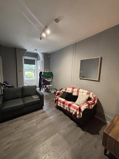 2 bedroom house to rent, Ashwood Villas, Leeds