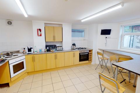 4 bedroom house to rent, Headingley Avenue, Leeds