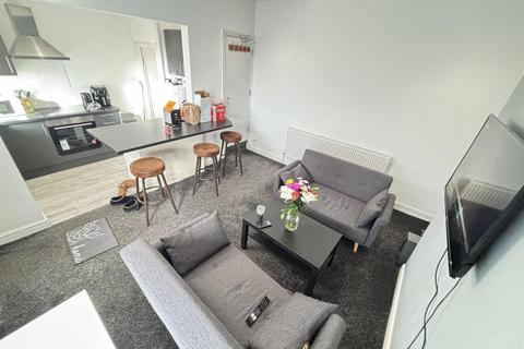 3 bedroom house to rent, Thomas Street, Leeds