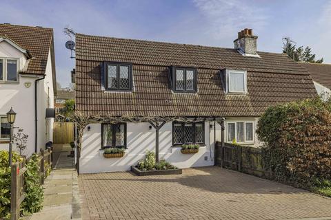 16 Battlefields Road, Wrotham, Sevenoaks, TN15 7BY