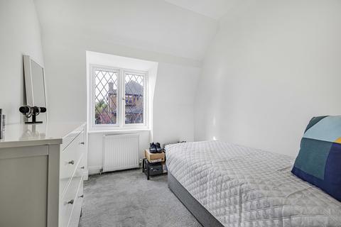 16 Battlefields Road, Wrotham, Sevenoaks, TN15 7BY
