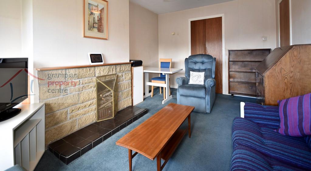 Lounge 3.JPG