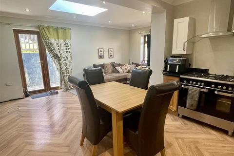4 Beidr Non, Llannon, Llanelli, SA14 6BA