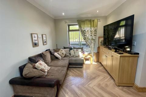 4 Beidr Non, Llannon, Llanelli, SA14 6BA