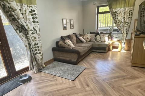 4 Beidr Non, Llannon, Llanelli, SA14 6BA