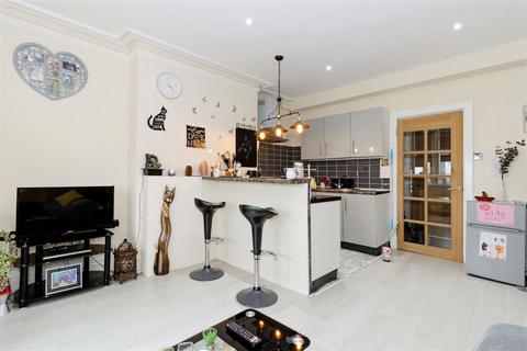 1 bedroom flat for sale, South Terrace, Littlehampton BN17