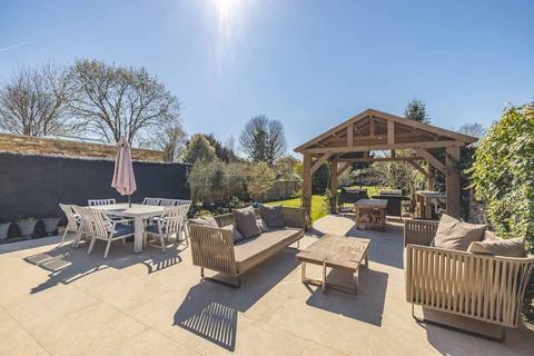 69 Slough Road, Datchet, Slough, SL3 9AL