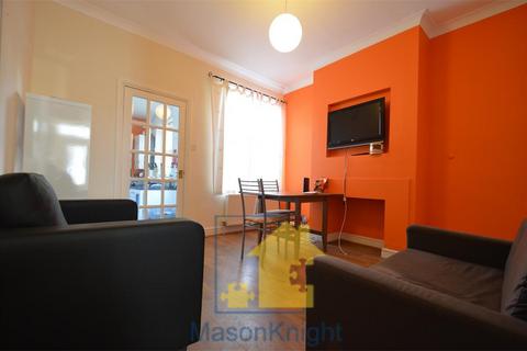3 bedroom terraced house to rent, Milner Road, Selly Oak, Birmingham B29