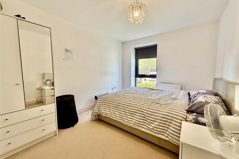 2 bedroom apartment for sale, Fire Fly Avenue, Swindon
