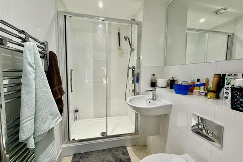 2 bedroom apartment for sale, Fire Fly Avenue, Swindon