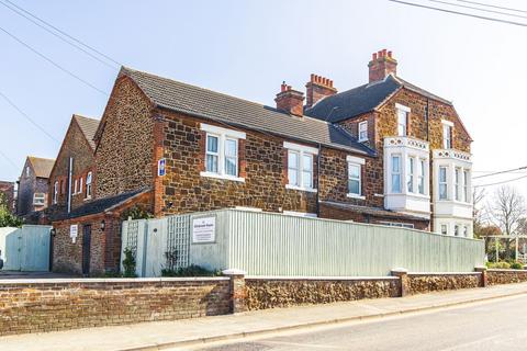Guest house for sale, 7-Bedroom Guest House in a Prime Hunstanton Location