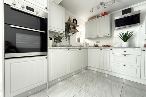 3 bedroom townhouse for sale, Bentinghouse Road, Eyres Monsell LE2