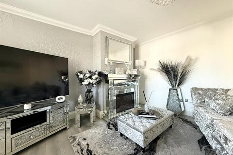 3 bedroom townhouse for sale, Bentinghouse Road, Eyres Monsell LE2