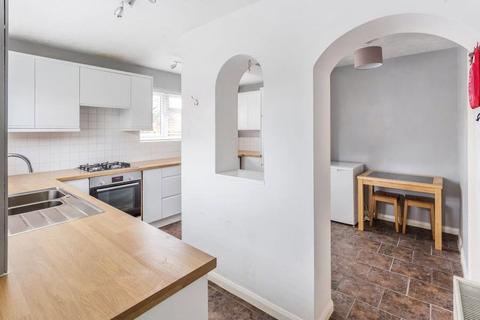 15 Burnet Avenue, Guildford, GU1 1YD