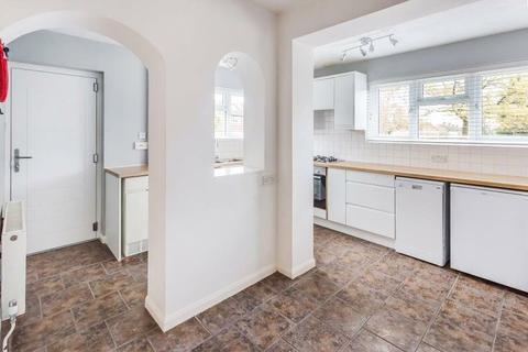 15 Burnet Avenue, Guildford, GU1 1YD
