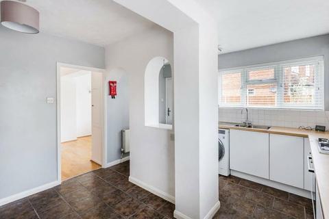 15 Burnet Avenue, Guildford, GU1 1YD