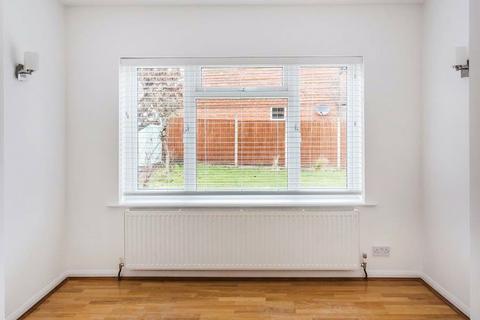 15 Burnet Avenue, Guildford, GU1 1YD